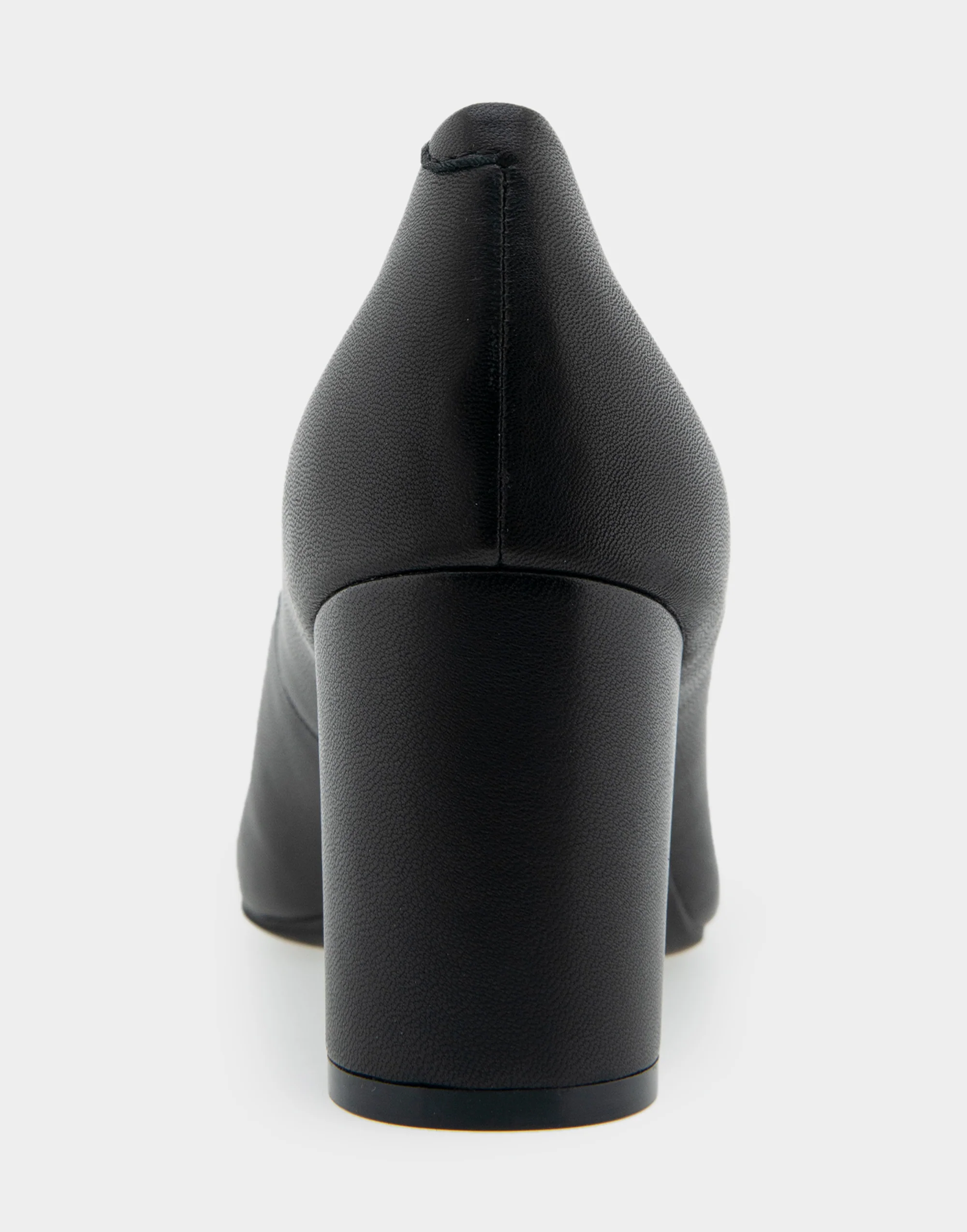 Betsy - Image 5